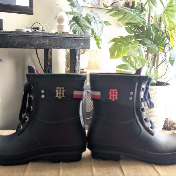 Tommy Hilfiger Navy Blue Rain Boots with Red and White Stripes - Picture 6 of 6